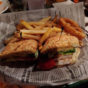 Rainforest Cafe signature dishes Blue Mountain Chicken Sandwich
Rasta Pasta
Taste of the Islands